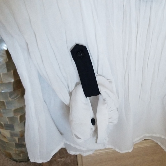 Blouse - Picture 2 of 3